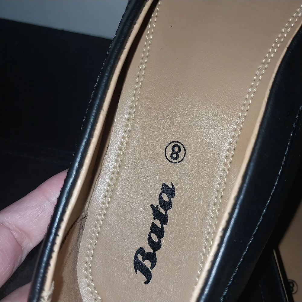 Bata Women's‎ Classic Black Loafers Size 10-US - Picture 12 of 16